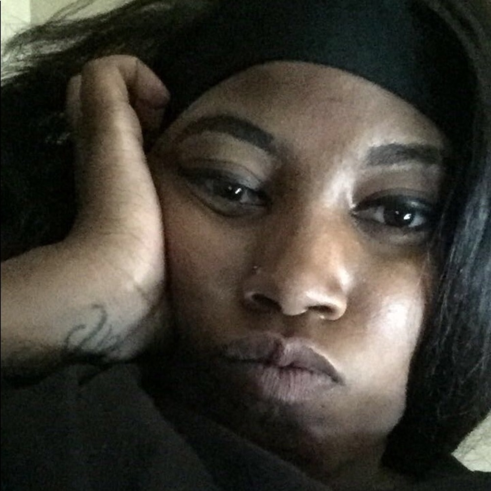 Meet your Posher, Tia